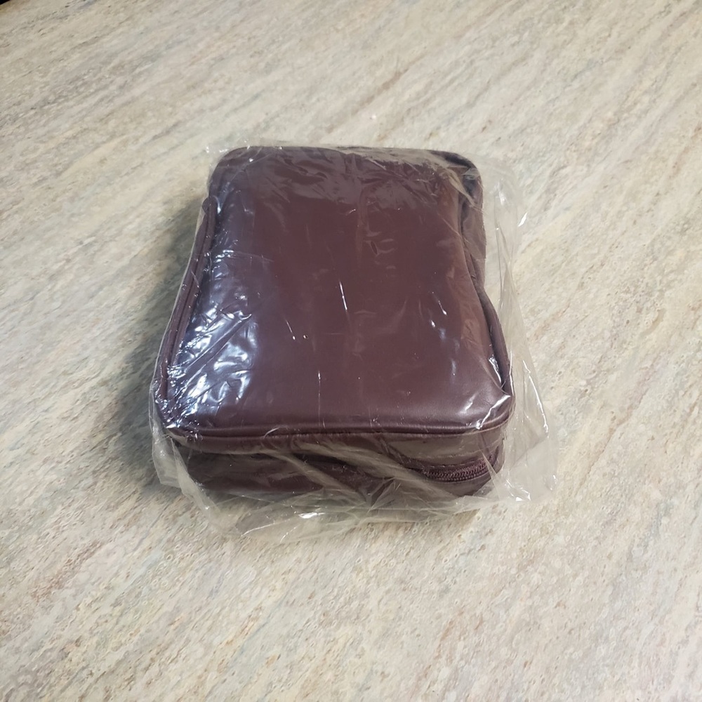 Delta Airlines toiletry bag-Unisex. New